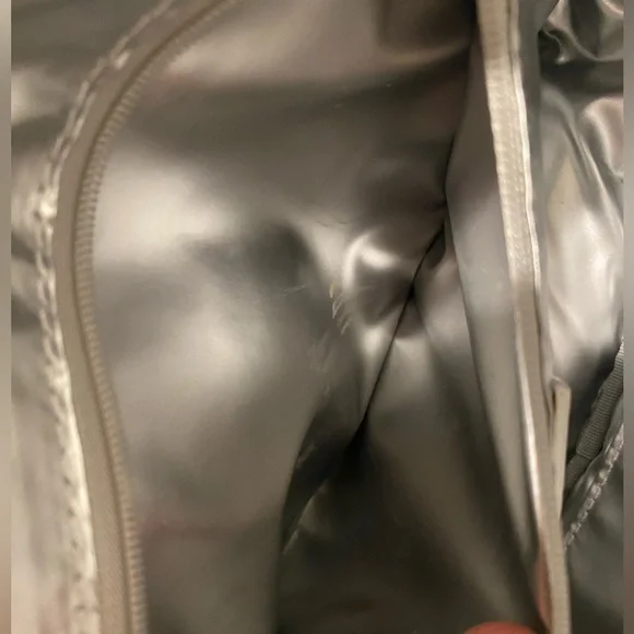 Like New Talbots Metallic Quilted Crossbody Bag silver - Picture 9 of 10